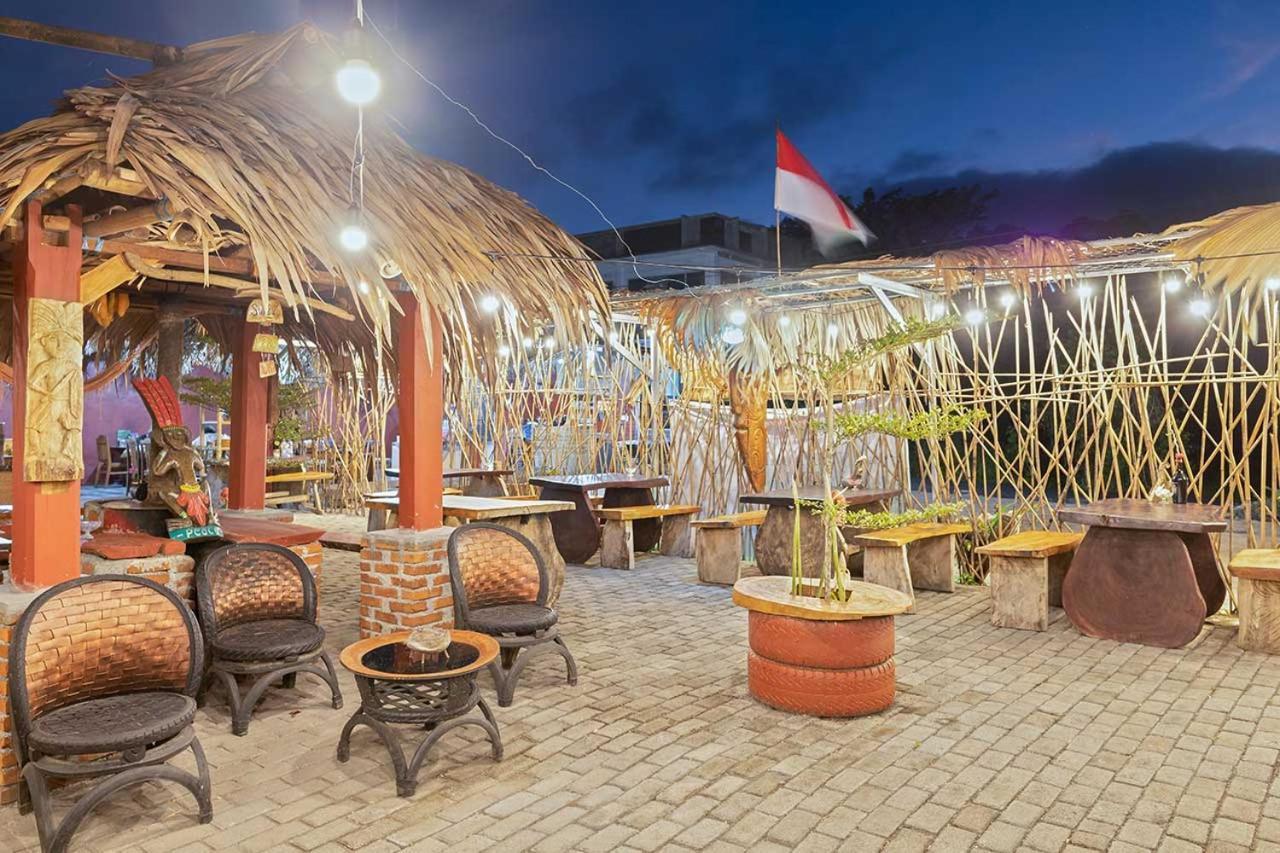 Onong'S Homestay & Cafe Tomohon 外观 照片